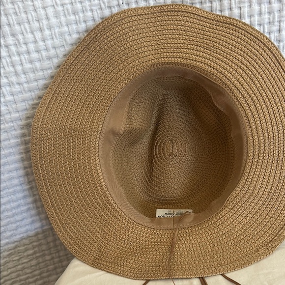 Lulla Collection Stylish Tan Woven Hat with Patterned Band - Picture 4 of 6